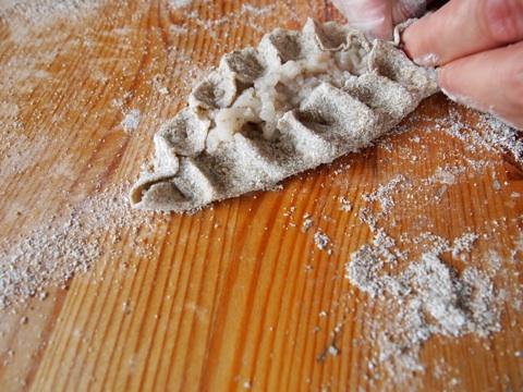 Karjalanpiirakka. Kuva: Viivi Lehtonen