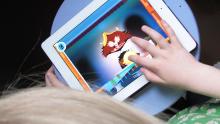Perheen aika: Digitaalinen leikki kuuluu lasten arkeen. Kuva: Yle Olotila, Ulla Vuorela Perheen aika: Digitaalinen leikki kuuluu lasten arkeen. Kuva: Ulla Vuorela, Yle