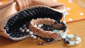 Nappituntuma: Rusettipussukka ystävälle. Kuva: Kati Tavilampi.