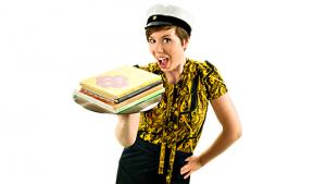 Abitreenit Ylellä. Juontaja Henna-Leena Kallio. Kuva: Yle