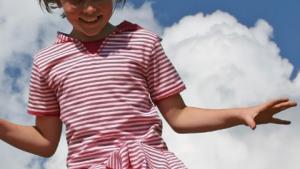 Naruhyppelyä. Kuva: Stocxchng