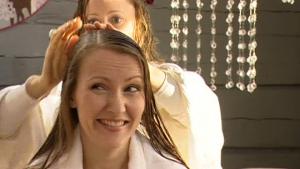 Hiusnaamio hunajasta