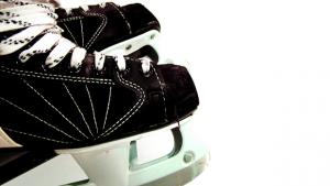 Hokkarit opettaa oikeaan luistelutekniikkaan. Kuva: LotusHead, stock.xchng