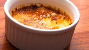 Paahtovanukas eli Crème Brûlée. Lähde: Pastanjauhantaa.blogspot.com