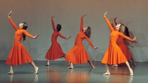 Olotilan liikuntarinoissa onnistutaan pilke silmäkulmassa. Kuva: Arja Lento, Yle