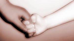 Adoptioperheen tarina. Kuva: stock.xchng