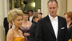 Kansanedustaja Tanja Karpela ja puolisonsa Janne Erjola Linnan juhlissa 2008. Kuva: Touko Yrttimaa / YLE