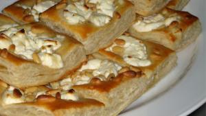 Lehtitaikinapiiraat vuohenjuustosta. Kuva: Ulla Vuorela