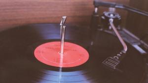 yle.fi/klassisen Musiikineuvola avuksesi. Kuva: stock.xcnhg