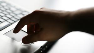 Mitä teen Facebookilla - apulaiskaupunginjohtaja Pekka Sauri vastaa. Kuva: Yle Mitä teen Facebookilla - apulaiskaupunginjohtaja Pekka Sauri vastaa. Kuva: Yle