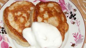 Venäläiset oladit (lausutaan aladit). Kuva: Kirsi Viljaala