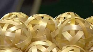 Olkipalloja rukiin korsista. Kuva: Strömsö