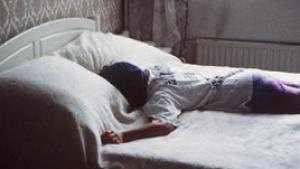 Masennus vie äidiltä voimat. Kuva: YLE/Juha-Pekka Inkinen