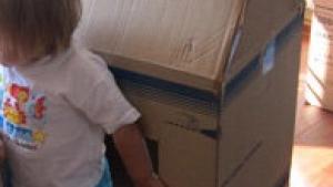 Pahvimaja. Kuva: Cilla Lönnqvist