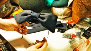 Fiona Timantti ja kravattipanta. Kuva: Viivi Lehtonen