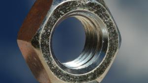 Autonrenkaan vaihtaminen - hyvä taito opetella ja hallita. Kuva: stock.xchng