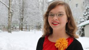 Tekijä: Nuortenkirjailija Salla Simukka. Kuva: Ida Saari