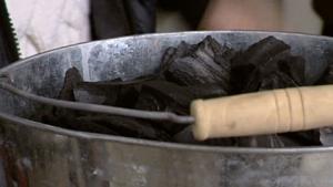 Grillikoulu: grillausvälineet ja grillin sytyttäminen