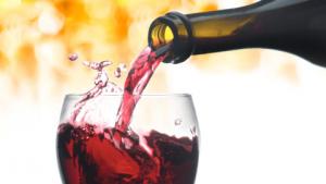 Katso, haista ja maista viiniä. Kuva: Istockphoto