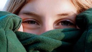 Poikaystävältä lainataan villapaitaa ja aamutakkia. Kuva: John Marcotte, stock.x