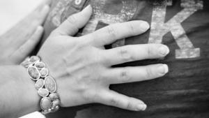 Kädet ovat monesti vatsalla ennen kuin ehtii kissaa sanoa. Kuva: stock.xhng