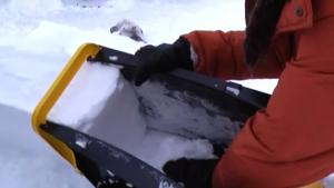 Näin rakennetaan iglu. Kuva: Yle