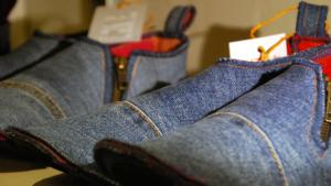 Käsityöt ja kierrätys elämäntapana. Kuva: Anni Alatalo, Yle Olotila.