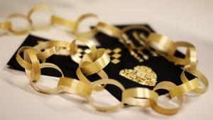 Materiaalina olki: tee itse erilaisia koristenauhoja. Kuva: Siiri Huttunen