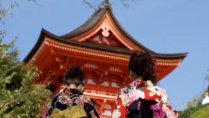 Kompastellen, muttei kompuroiden. Kuva: Milla Madetoja Kompastellen, muttei kompuroiden. Kuva: Milla Madetoja