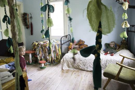 Metsä. Kuvistusta kirjasta Maja. Kuvat: Kati Rapia Metsä. Kuvistusta kirjasta Maja. Kuvat: Kati Rapia