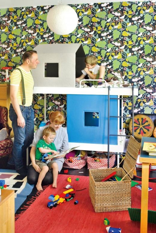 Elina ja Klaus Aalto sekä Amos ja Elis. Kuva: Finland Family Style/Paumes Elina ja Klaus Aalto sekä Amos ja Elis. Kuva: Finland Family Style/Paumes