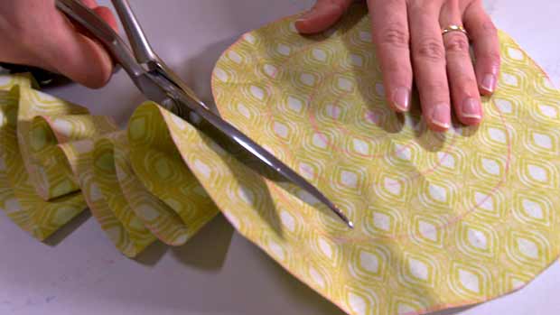 Strömsö: Tilkkutyö spiraalipujottelulla. Kuva: Strömsö, Yle