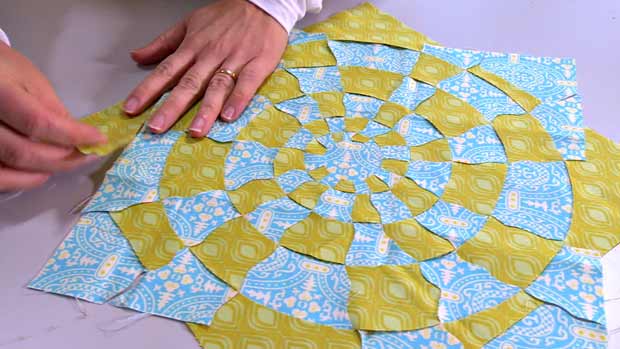 Strömsö: Tilkkutyö spiraalipujottelulla. Kuva: Strömsö, Yle