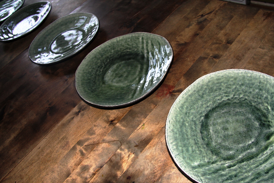 Rakkain astiani: Marjo Leinosen lentävät lautaset. Kuva: Ulla Vuorela Rakkain astiani: Marjo Leinosen lentävät lautaset. Kuva: Ulla Vuorela