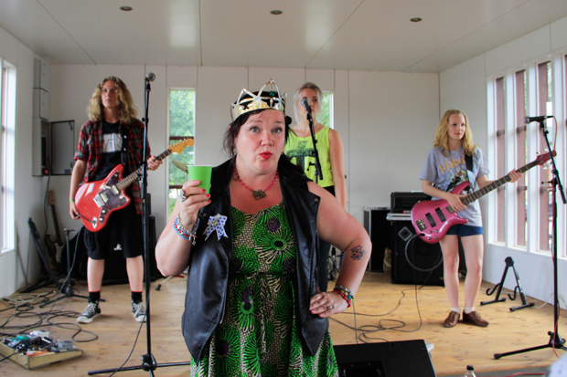 Sissipuutarhurit Loviisassa. Sissipuutarhurit Loviisassa.