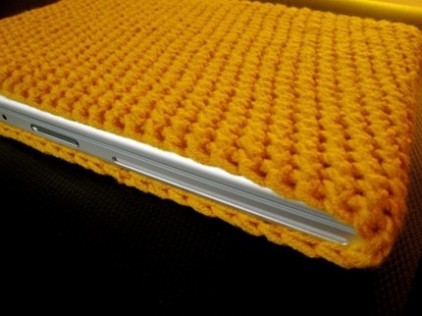 Virkattu kannettavan tietokoneen suoja