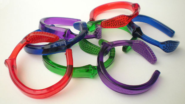 Hammasharja taipuu tyylikkäästi ranteeseen. Kuva: Anna, annanaarteet.blogspot.fi