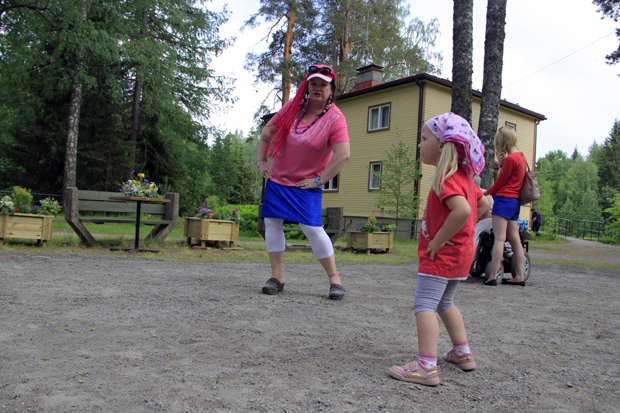 Sissipuutarhurit 19.7.2012 TV2. Kuva: Eero Liimatainen. Sissipuutarhurit 19.7.2012 TV2. Kuva: Eero Liimatainen.