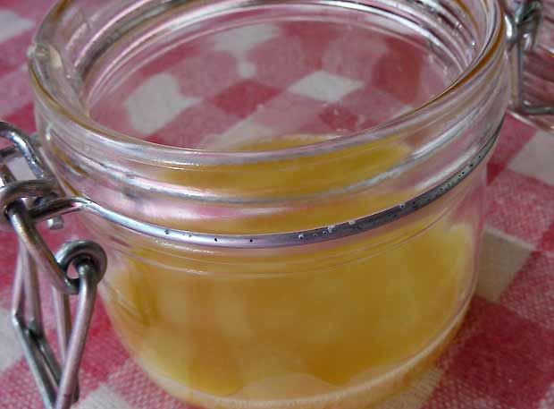 Tee se itse -kosmetiikka: Jalkavoide. Kuva: Ps,Yle Tee se itse -kosmetiikka: Jalkavoide. Kuva: Ps,Yle