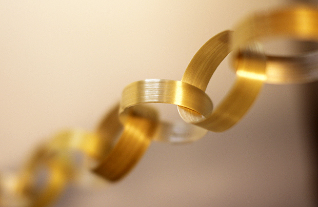 Tee itse erilaisia olkikoristenauhoja. Kuva: Siiri Huttunen