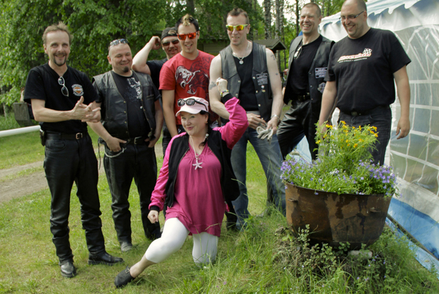 Sissipuutarhurit 19.7.2012 TV2. Kuva: Eero Liimatainen. Sissipuutarhurit 19.7.2012 TV2. Kuva: Eero Liimatainen.