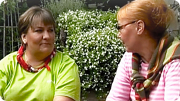 Kirsi Tuominen Uudenmaan Martoista vastaa katsojakysymyksiin. Kuva: Puutarhaunelmia