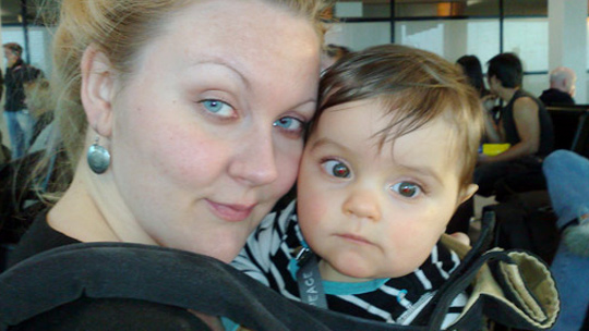 Minna ja Mio matkalla Thaimaahan. Kuva: Antti Nousiainen.