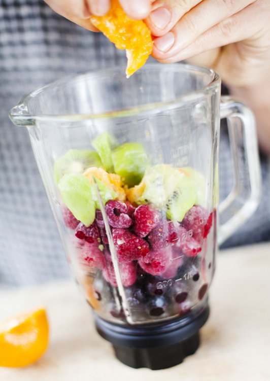 Maatuskan mitoissa: Proteiinimetsällä, smoothie. Kuva: greenkitchenstories.com Maatuskan mitoissa: Proteiinimetsällä, smoothie. Kuva: greenkitchenstories.com