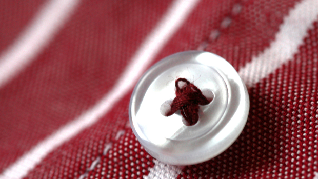 Poikaystävän vaatekaapilla: eniten lainataan villapaitaa, villasukkia tai aamutakkia. Kuva: Alaina Cherup, stock.xchng Poikaystävän vaatekaapilla: eniten lainataan villapaitaa, villasukkia tai aamutakkia. Kuva: Alaina Cherup, stock.xchng