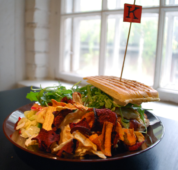 Kinuskilla on Kellokosken herkku. Kuva: Anni Alatalo, Yle Olotila. Kinuskilla on Kellokosken herkku. Kuva: Anni Alatalo, Yle Olotila.