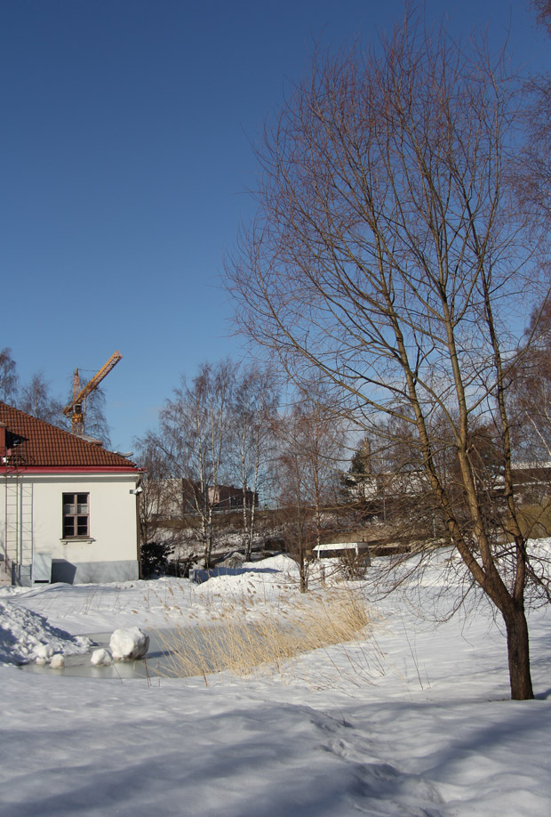 Lumi sulaa pikkuhiljaa. Kuva: Ada Pykäläniemi Lumi sulaa pikkuhiljaa. Kuva: Ada Pykäläniemi