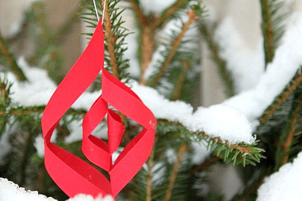 Tee itse paperisia joulukoristeita. Kuva: Ulla Vuorela Tee itse paperisia joulukoristeita. Kuva: Ulla Vuorela