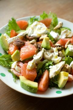 Verigreippi-vuohenjuustosalaatti. Kuva: Janna Kurth, ruokahommia.blogspot.com