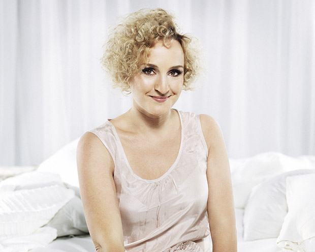 Mitä sanoisit nuorelle itsellesi - Sanna Stellan. Kuva: Numi Nummelin, Yle Mitä sanoisit nuorelle itsellesi - Sanna Stellan. Kuva: Numi Nummelin, Yle